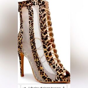 NEW SIERRA-LEOPARD PRINT 3 inch heel SZ 10